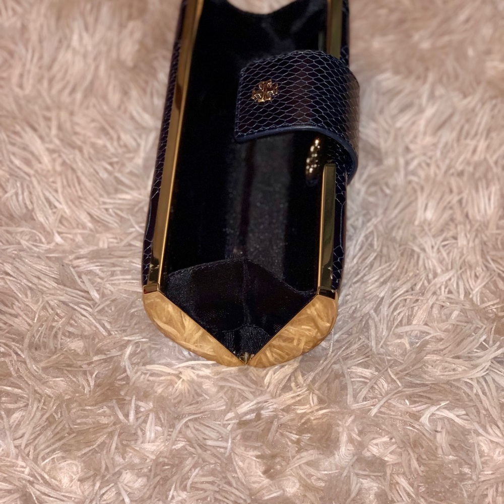 Tory Burch Black Textured Clutch with Gold Trim - Picture 5 of 8